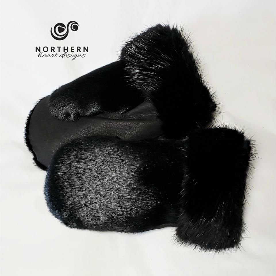 Seal mitts with beaver fur cuff