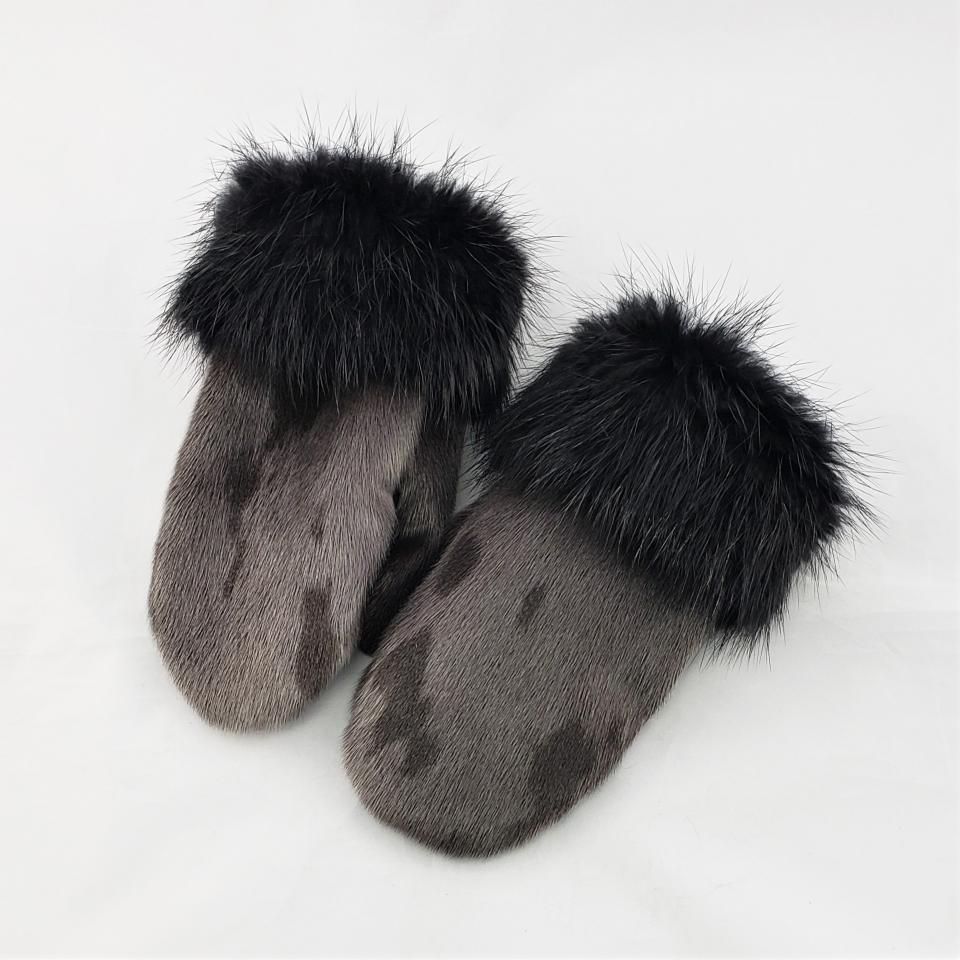 seal mitts with beaver fur cuff