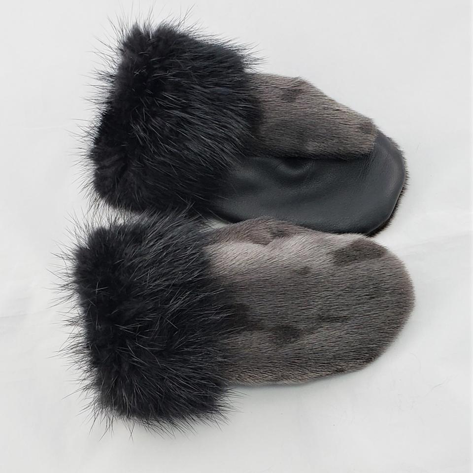 seal mitts with beaver fur cuff