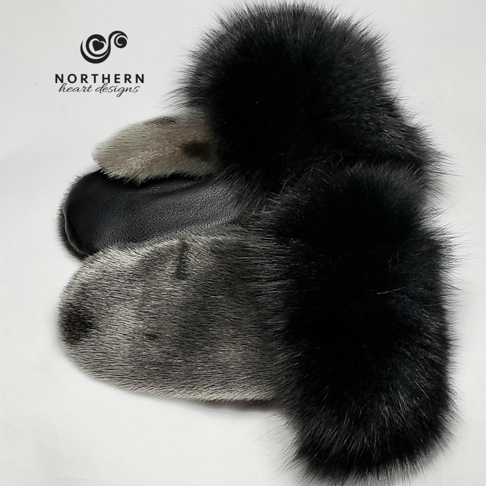 Seal mitts with fox fur cuff