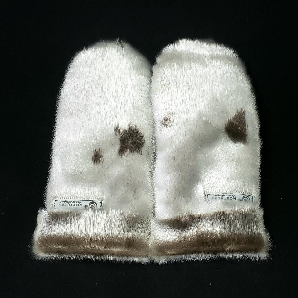 seal mitts with seal cuff