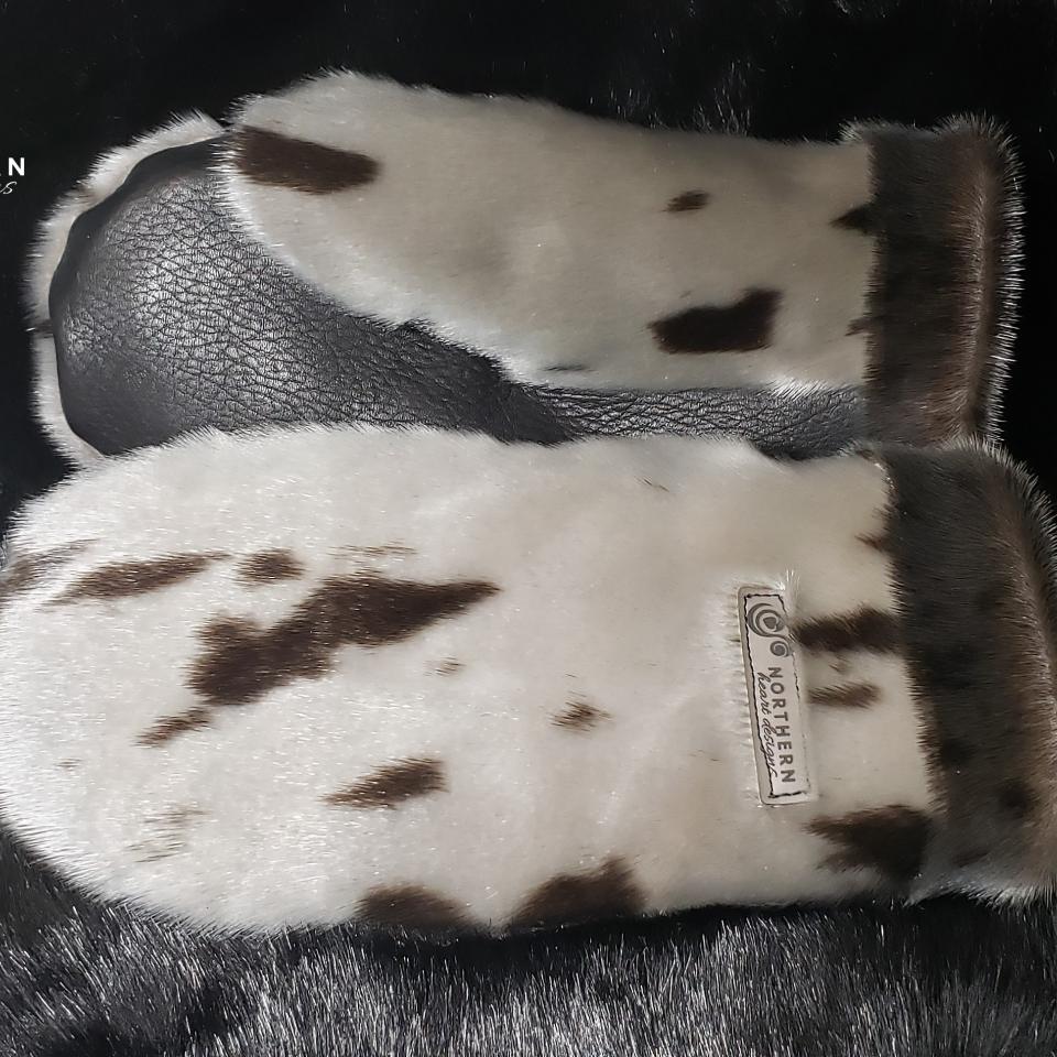 seal mitts with seal cuff