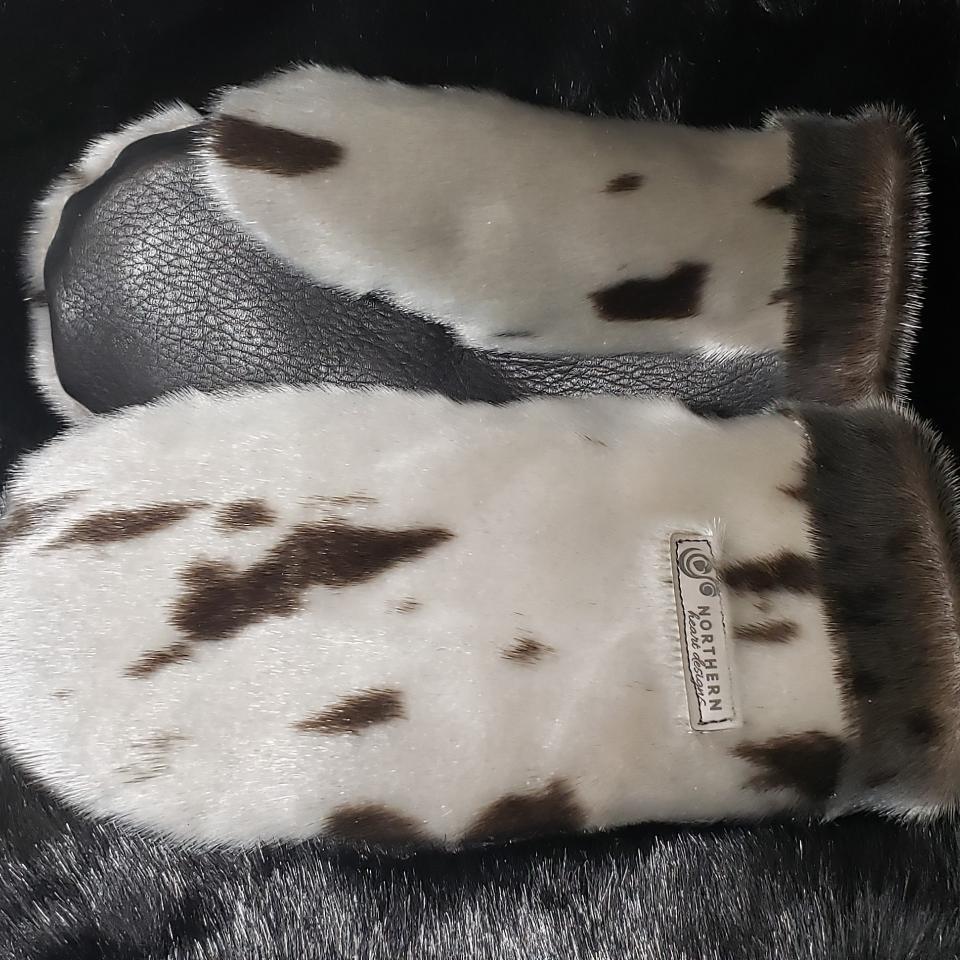 seal mitts with seal cuff