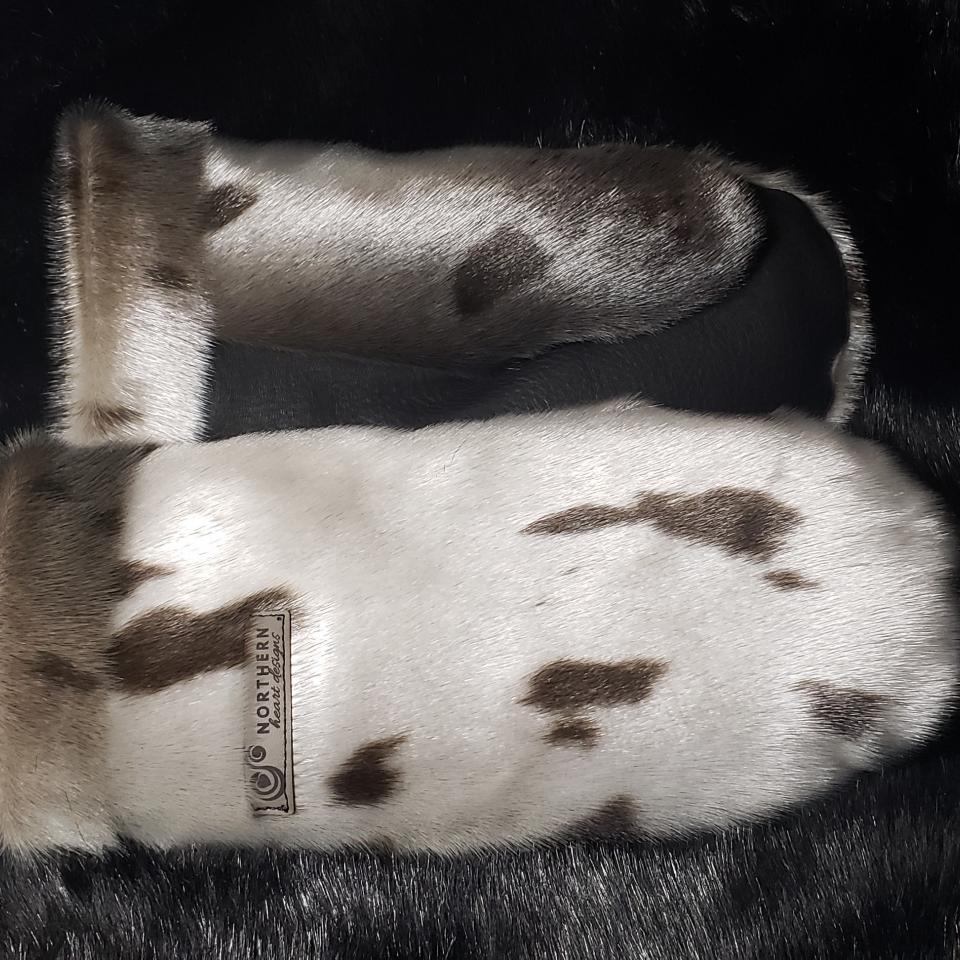 seal mitts with seal cuff