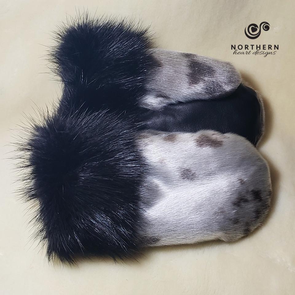seal mitts with beaver fur cuff