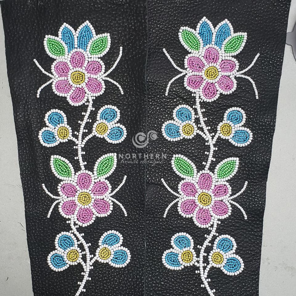 Metis Floral design, Metis beadwork, Floral beadwork, flower beading