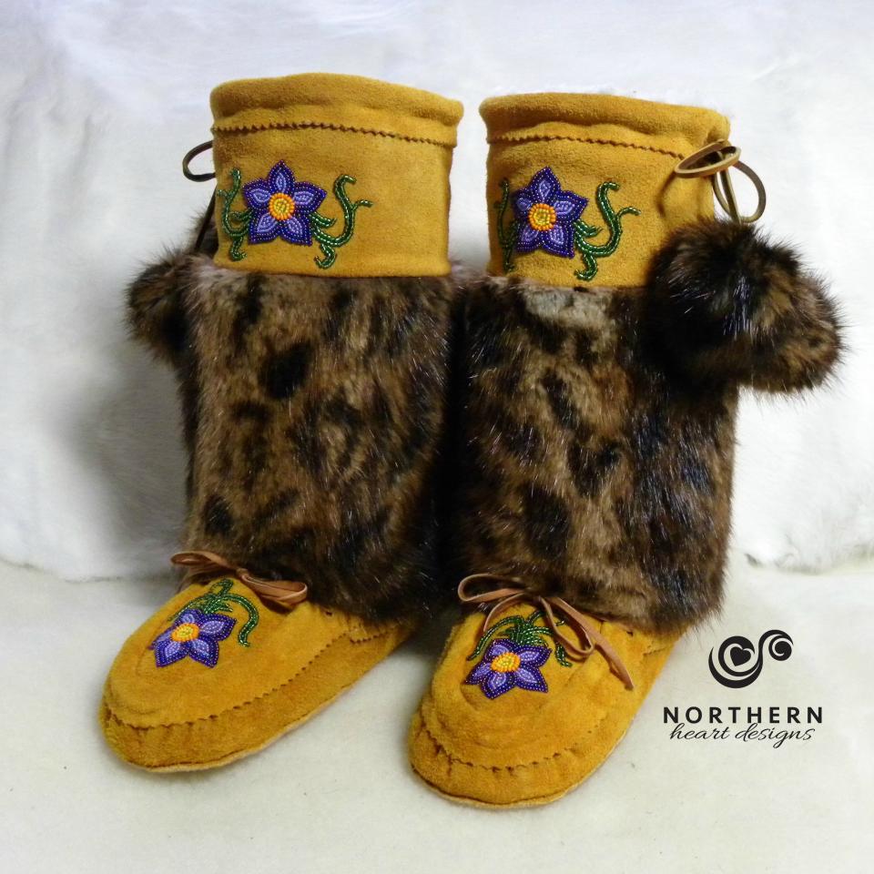 Tween mukluks with top section beading