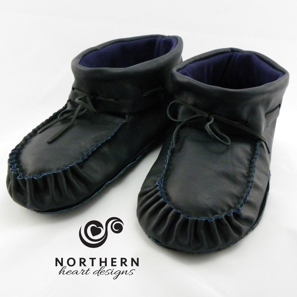 High cut outdoor moccasin, no fringe