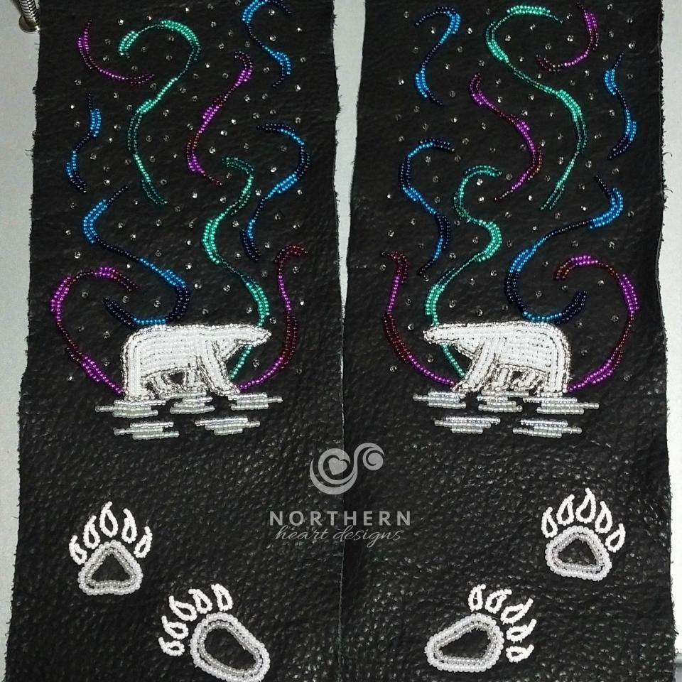 Full front panel polar bears under northern lights, paw prints