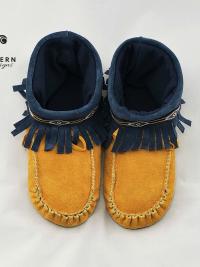 fringed moccasins, elk hide moccasins, outdoor moccasins