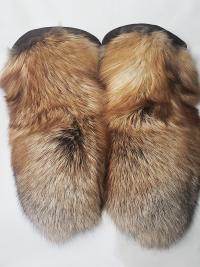 gauntlets, leather gauntlets, fur mitts, fur gauntlets