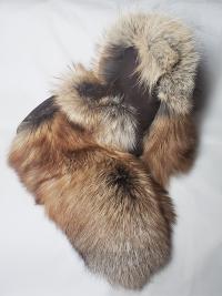 gauntlets, leather gauntlets, fur mitts, fur gauntlets