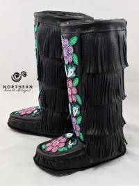 mukluks, beaded mukluks, fringed mukluks, leather fringe boots