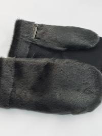 sealskin, seal fur, seal mitts, leather mitts, fur mitts