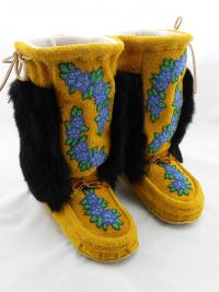 mukluks, leather mukluks, fur mukluks, beaded mukluks, handmade mukluks