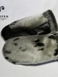 sealskin, seal fur, seal mitts, leather mitts, fur mitts