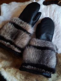 full length gauntlets, leather fur gauntlets, full length mitts