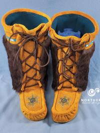 Lace-Front Style mukluks, Men's 8-9/Ladies 9.5-10.5