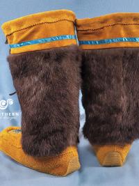 Lace-Front Style mukluks, Men's 8-9/Ladies 9.5-10.5