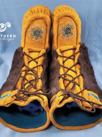 Lace-Front Style mukluks, Men's 8-9/Ladies 9.5-10.5