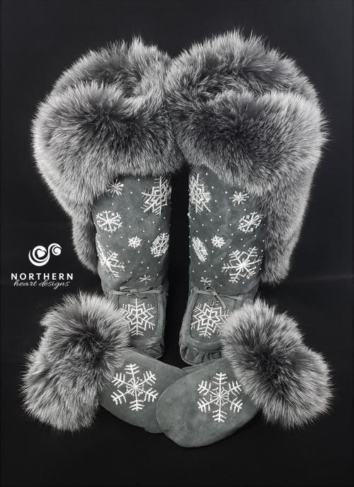 mukluks, beaded mukluks, leather fur boot, fox fur mukluks