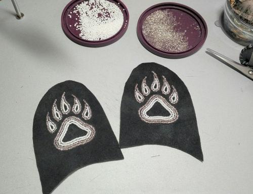 bead pattern, beading ideas, bear paw beading, bear paw beadwork