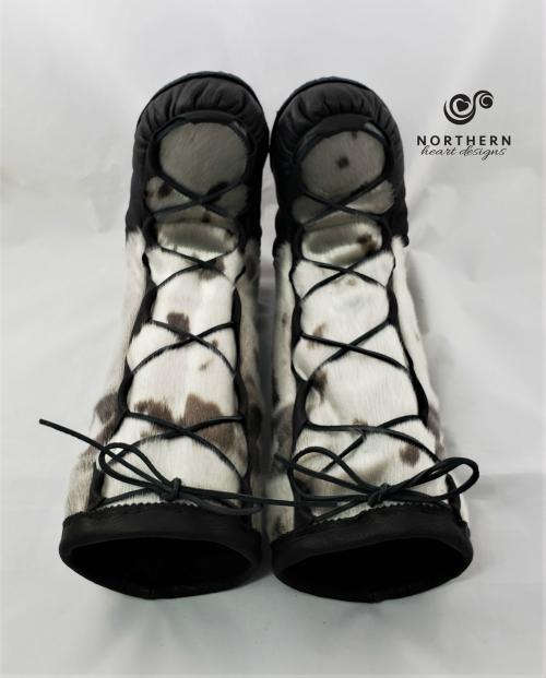 kamiks, mukluks, seal skin kamiks, seal skin mukluks, seal fur