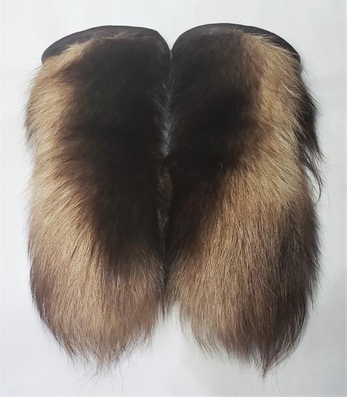 gauntlets, leather gauntlets, fur mitts, fur gauntlets