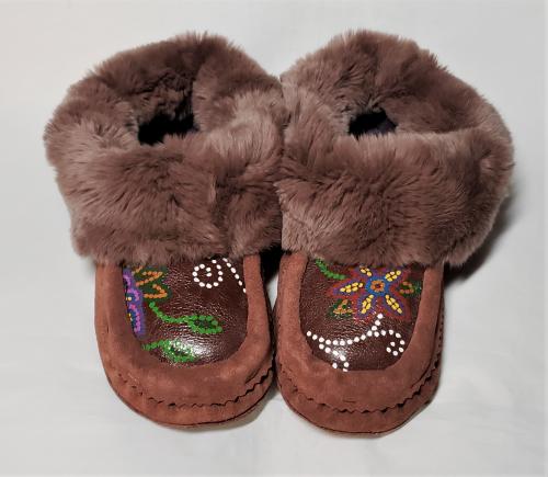 Moccasin slippers, Metis hand painted design, Ladies 6.5-7.5