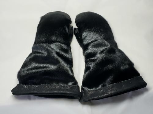 Sealskin gauntlets, seal mitts, seal fur, gauntlet mitts