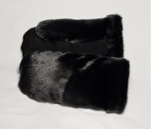 Sealskin Mitts, Size Large