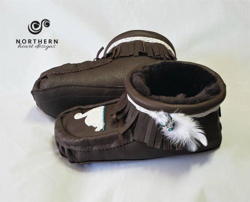 fringed moccasins, plain moccasins, outdoor moccasins, canadian made, handmade