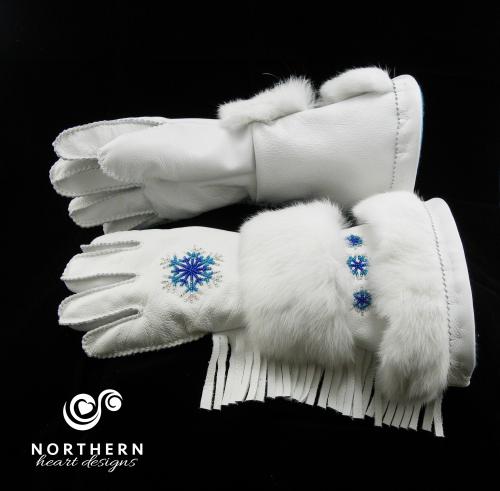 gauntlets, gauntlet gloves, leather gloves, winter gloves, leather, fur, beading