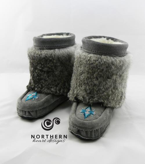 short mukluks, beaded mukluks, leather, fur, beading