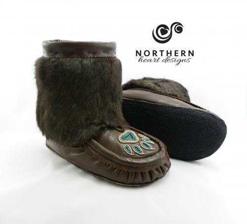 short mukluks, beaded mukluks, leather, fur, beading