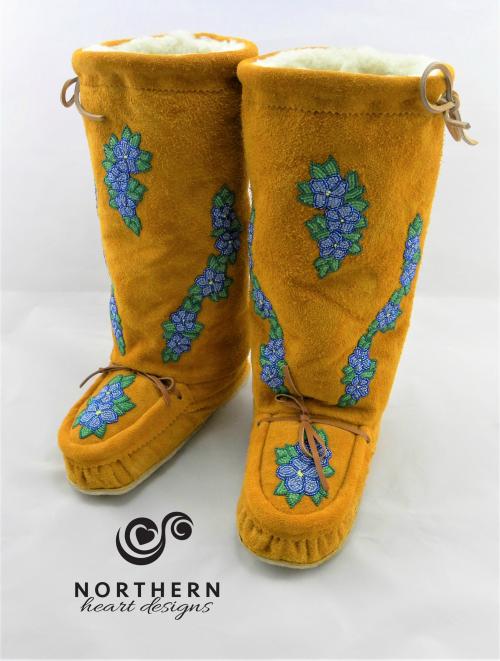 mukluks, leather mukluks, fur mukluks, beaded mukluks, handmade mukluks