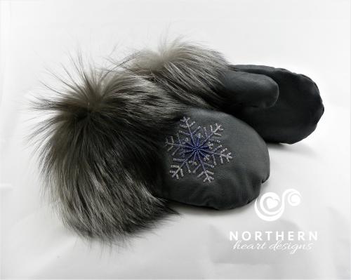 leather mitts, beaded mitts, leather, fur