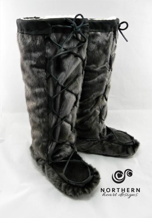 kamiks, mukluks, seal skin kamiks, seal skin mukluks, seal fur