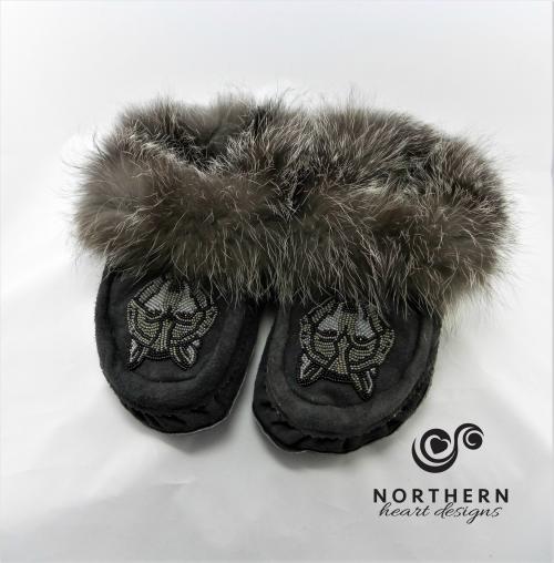 moccasins, beading, leather, suede, fur, slippers