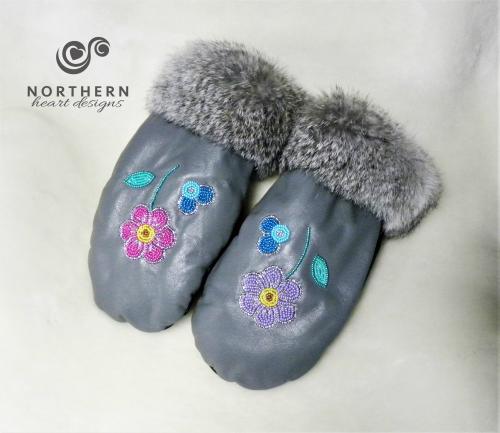 leather mitts, beaded mitts, leather, fur