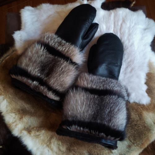 full length gauntlets, leather fur gauntlets, full length mitts