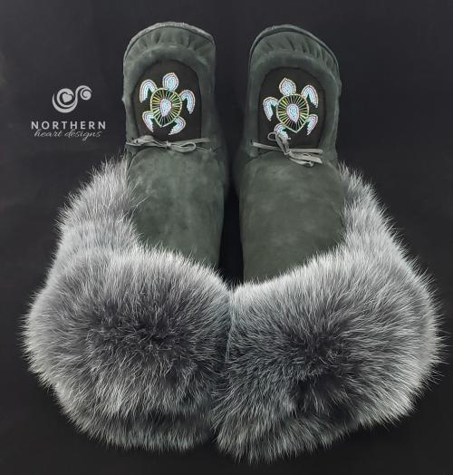 Drop-side cuff All Leather Mukluks