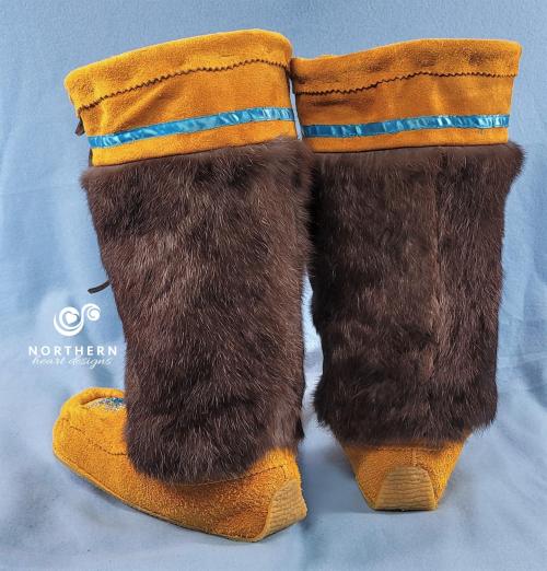 Lace-Front Style mukluks, Men's 8-9/Ladies 9.5-10.5