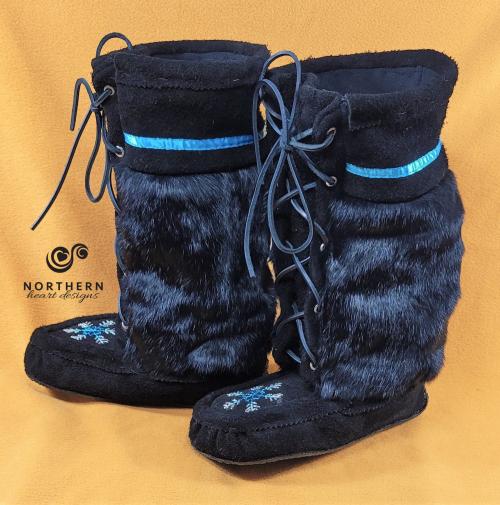 Lace-Front Style mukluks, Men's 8-9/Ladies 9.5-10.5