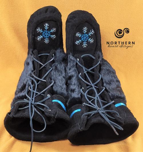 Lace-Front Style mukluks, Men's 8-9/Ladies 9.5-10.5