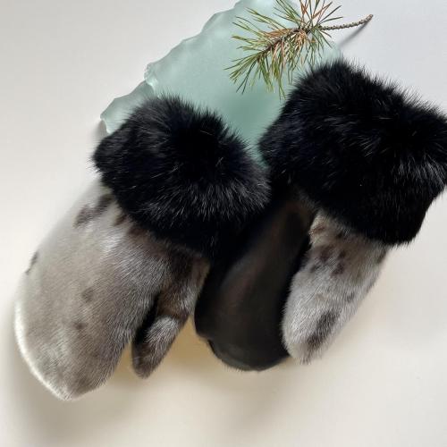 Seal Skin and Rabbit Fur trimmed mitts - Size Large