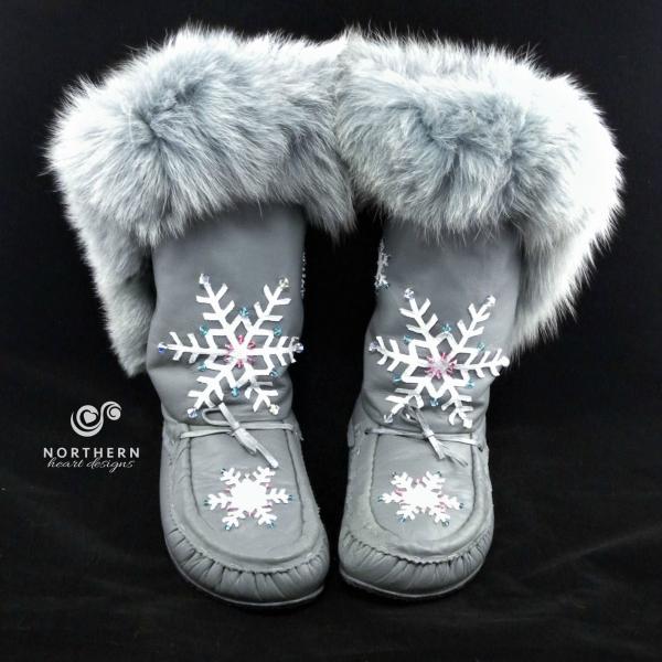 mukluks, beaded mukluks, leather fur boot, fox fur mukluks