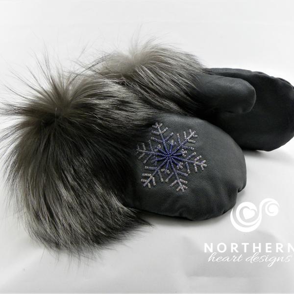 leather mitts, beaded mitts, leather, fur