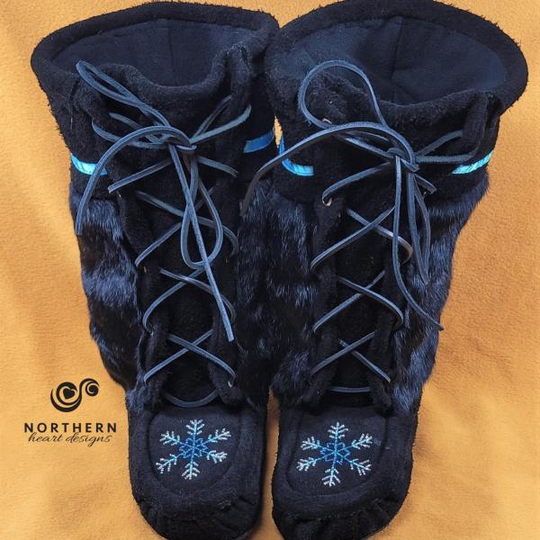 Lace up mukluks online