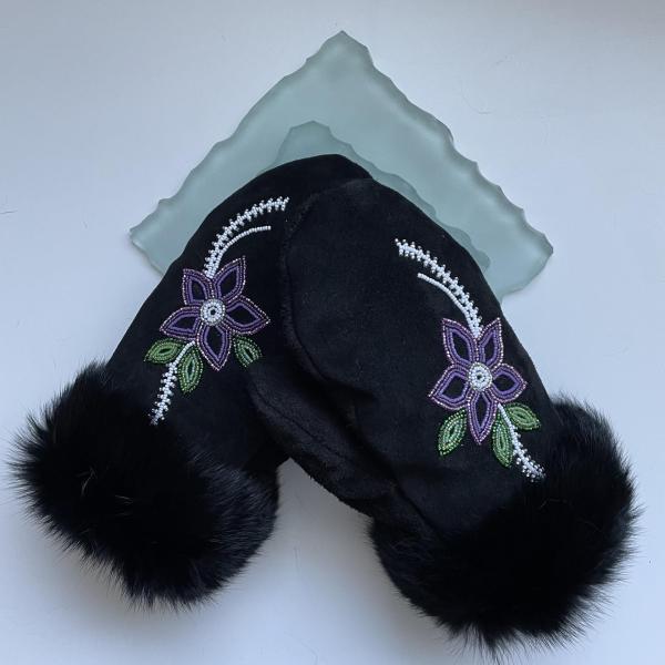 Metis Purple Flower Beaded Mitts - Size Large